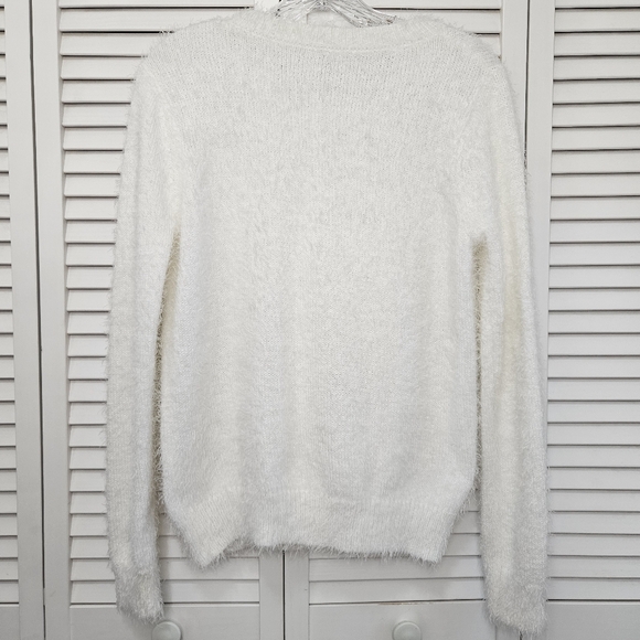 Women's White Long Sleeve Pullover Sweater - Picture 7 of 8